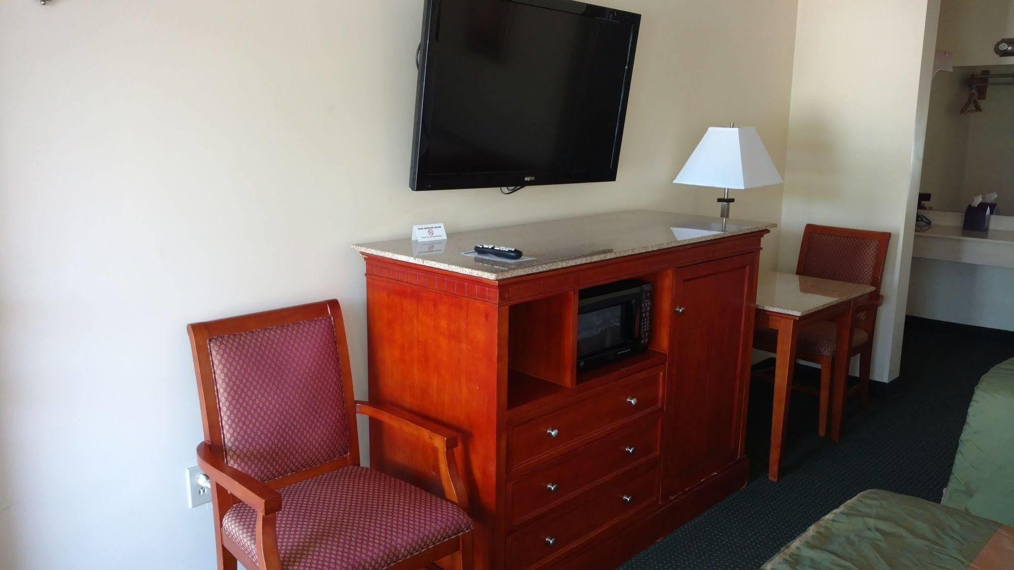 Hurricane Inn Waynesboro ภายนอก รูปภาพ